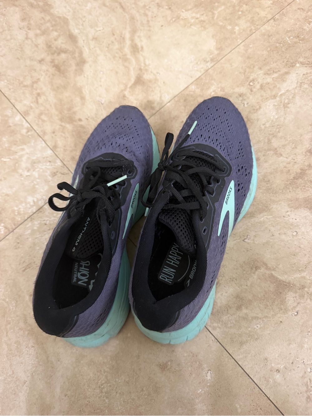 Brooks sneakers